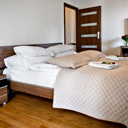 2 Bedrooms Bukowinska P&O Serviced Apartments 华沙 外观 照片