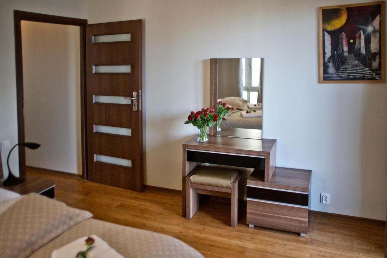 2 Bedrooms Bukowinska P&O Serviced Apartments 华沙 外观 照片